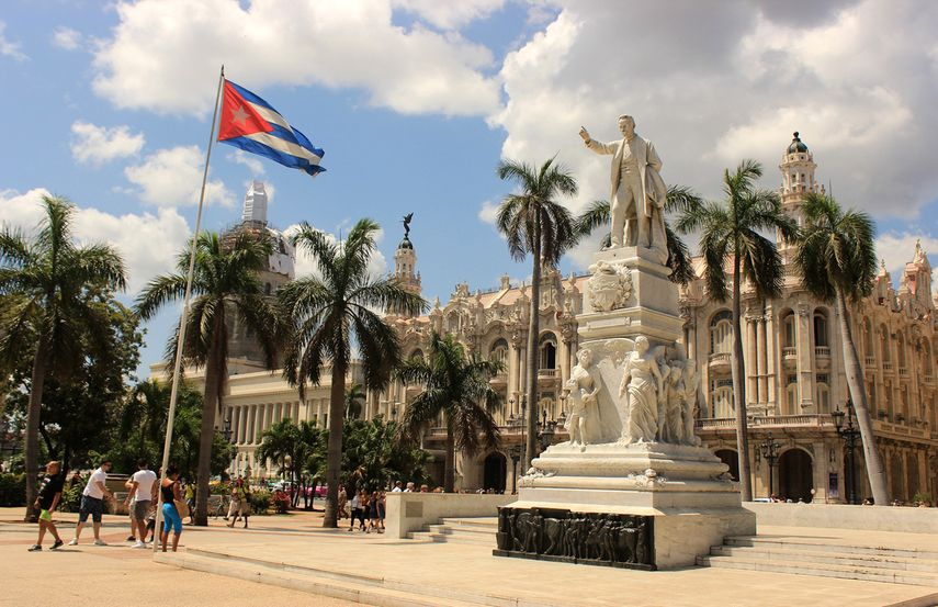 Vista parcial de Parque Central, en La Habana, Cuba, con monumento a José Martí. (PIXABAY)