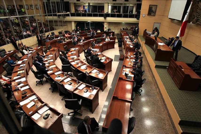 El proyecto de ley, de solo 8 artículos, contemplaba que las radios y televisiones difundieran obligatoriamente al menos un mensaje educativo o cultural por cada cinco anuncios.