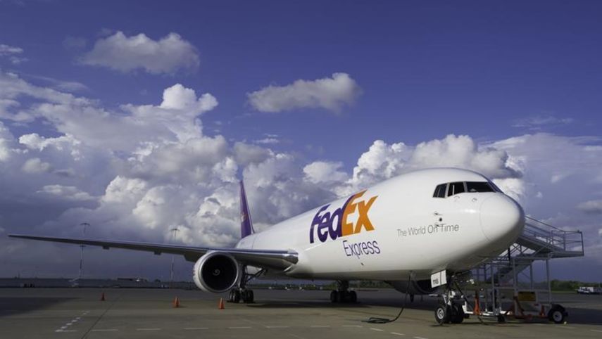 Fotografía cedida de uno de los aviones de la compañía de logística estadounidense FedEx que envió a Puerto Rico con ayuda para sus empleados allí y para los puertorriqueños.
