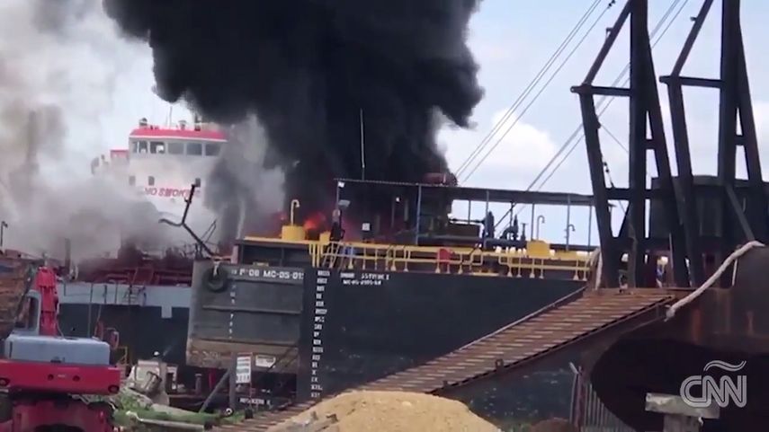 El presidente de Cotecmar, vicealmirante Jorge Enrique Carreño, dijo a periodistas que la explosión se registró en una barcaza que estaba siendo objeto de trabajos de mantenimiento.