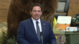Ron DeSantis, gobernador de Florida, durante el anuncio del feriado fiscal. Ron DeSantis, gobernador de Florida, durante el anuncio del feriado fiscal.