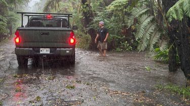 El huracán Lala provocó lluvias torrenciales y grandes olas en Hawai (AFP).