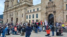 Colombianos rezan por las elecciones del 19 de junio de 2022.&nbsp;