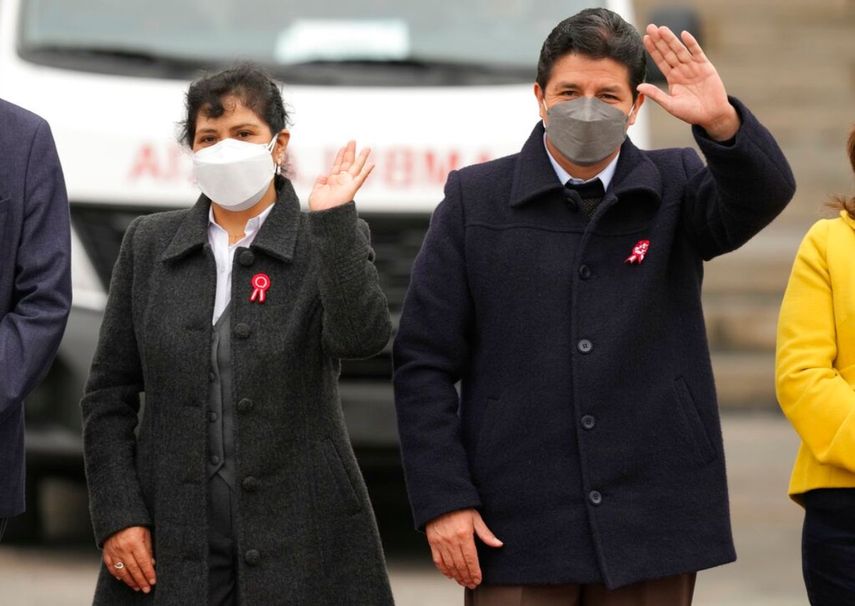 El presidente de Perú, Pedro Castillo, y su esposa, Lilia Paredes, en el palacio de gobierno en Lima, Perú.