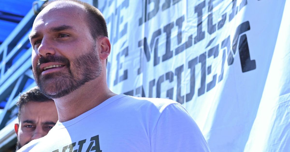Hijo de Jair Bolsonaro abre la posibilidad de su candidatura presidencial en 2026