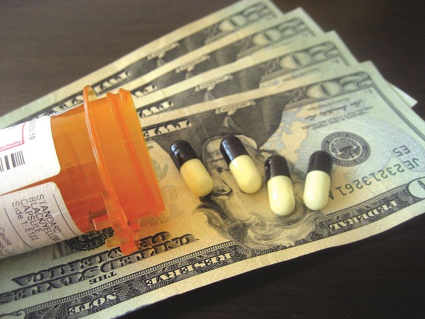 A la compañía de medicamentos Turing se le acusó de aumentar en 5000% el precio de un medicamento para pacientes con tratamientos de VIH (IMAGEN REFERENCIAL)