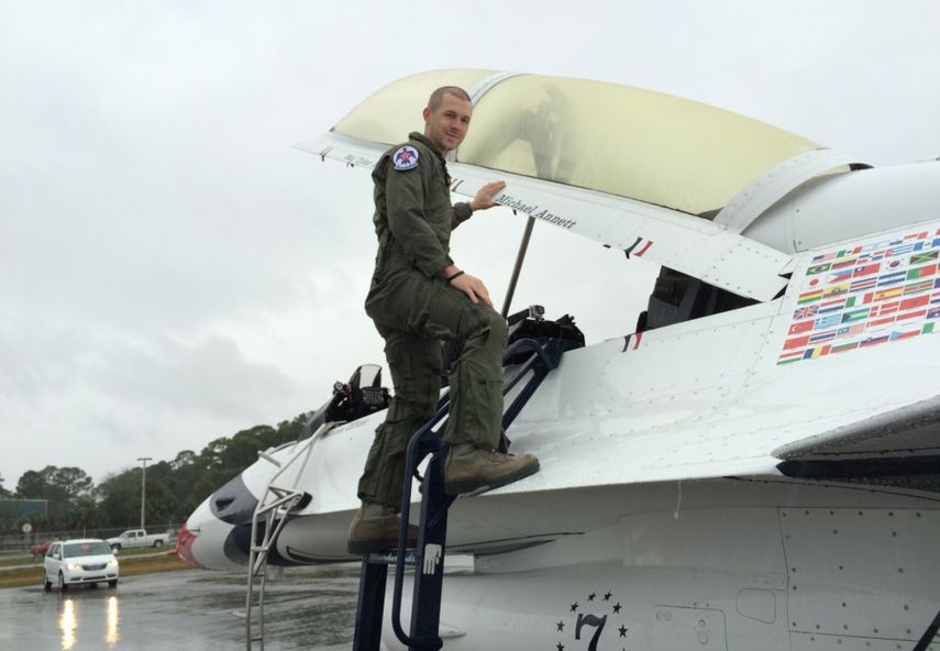 Mayor&nbsp;Stephen Del Bagno,&nbsp;piloto&nbsp;del escuadrón de los&nbsp;Thunderbirds&nbsp;fallecido el miércoles 4 de abril cuando su caza&nbsp;F-16 se estrelló en Nevada, California.