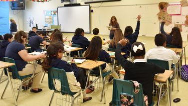 Vista parcial del aula de una escuela en Miami.