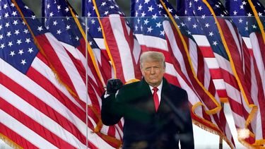 El presidente Donald Trump llega a dar un discurso a un mitin en su apoyo, el 6 de enero de 2021, en Washington.