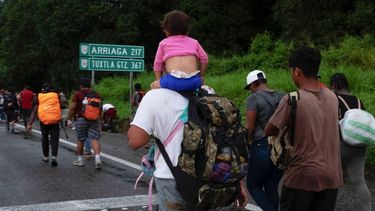 Se ve a migrantes centroamericanos y haitianos dirigiéndose en una caravana hacia los Estados Unidos, en Huixtla, Estado de Chiapas, México, el 4 de septiembre de 2021.