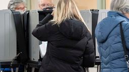 Electores en Estados Unidos ejercen su derecho al voto. Electores en Estados Unidos ejercen su derecho al voto.