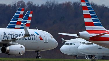 American Airlines comenzará a reservar vuelos a plena capacidad a partir del miércoles, 1 de julio. Eso contrasta marcadamente con sus rivales, incluyendo Delta, que limitan las reservaciones para crear espacio entre los pasajeros