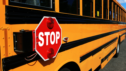 Miami-Dade instala cámaras de vigilancia inteligentes en autobuses de escuelas.