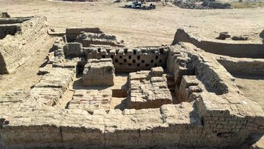 Vista de una excavación de una ciudad residencial completa de la era romana de 1.800 años de antigüedad en el corazón de la ciudad sureña de Luxor, Egipto.   