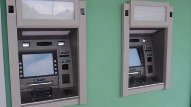 Sin dinero y obsoletos: crisis de los cajeros en Cuba