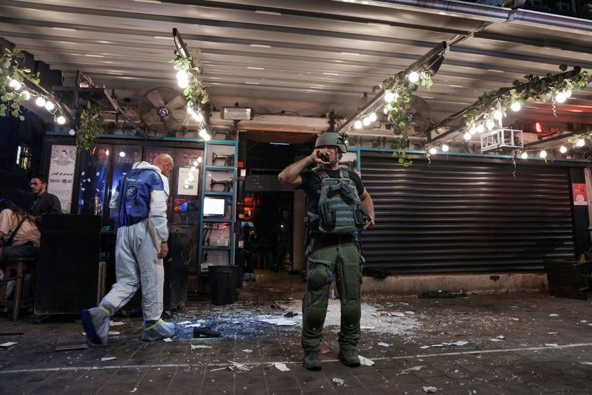 La escena poco después del tiroteo en Tel Aviv, Israel, el 7 de abril de 2022.&nbsp;