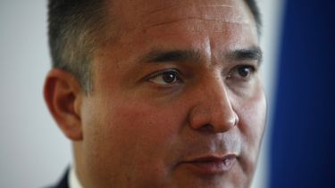 Esta imagen de archivo tomada el 3 de septiembre del 2009 muestra al exsecretario de Seguridad P&uacute;blica de M&eacute;xico, Genaro Garc&iacute;a Luna, hablando en entrevista con Associated Press en Ciudad de M&eacute;xico.