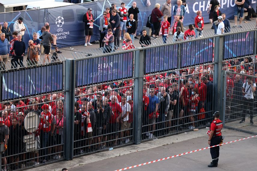Aficionados del Liverpool no pudieron ingresar a la gran final de la Champions League, a pesar de tener boleto en mano por el caos vivido afuera del Stade France