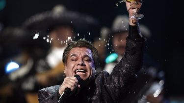 Foto del 5 de noviembre de 2009. El cantautor mexicano Juan Gabriel particip&oacute; en la entrega de los Grammys Latinos, realizada en Las Vegas.