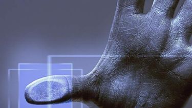 La Real Academia Española define la huella dactilar como la impresión que suele dejar la yema del dedo en un objeto, al tocarlo. (Archivo)