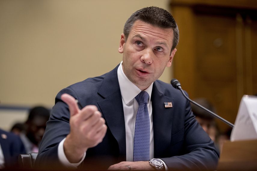 El secretario interino de Seguridad Nacional de Estados Unidos, Kevin McAleenan, habla durante una audiencia de la Comisi&oacute;n de Supervisi&oacute;n en el Capitolio en Washington, el 18 de julio de 2019.