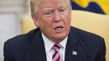 El presidente de EEUU,&nbsp;Donald&nbsp;J.&nbsp;Trump, dijo en una entrevista con la cadena NBC este jueves 11 de mayo de 2017, que el exdirector del FBI James Comey le aseguró que él no estaba siendo investigado en las pesquisas sobre la supuesta injerencia rusa en las elecciones de noviembre pasado.&nbsp;