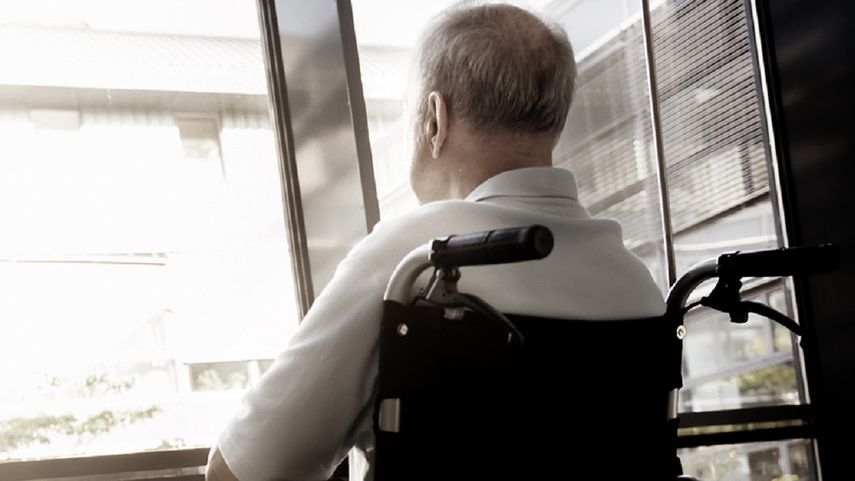 Cerca de 73.000 personas de la tercera edad viven en centros de atención en la Florida.