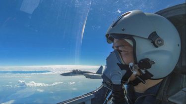 China relanza ejercicios militares y amenaza a Taiwán
