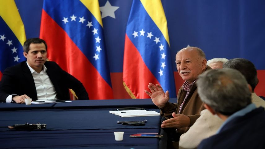 El presidente encargado de Venezuela, Juan Guaidó, en reunión con líderes sindicales de las empresa básicas de Guayana.