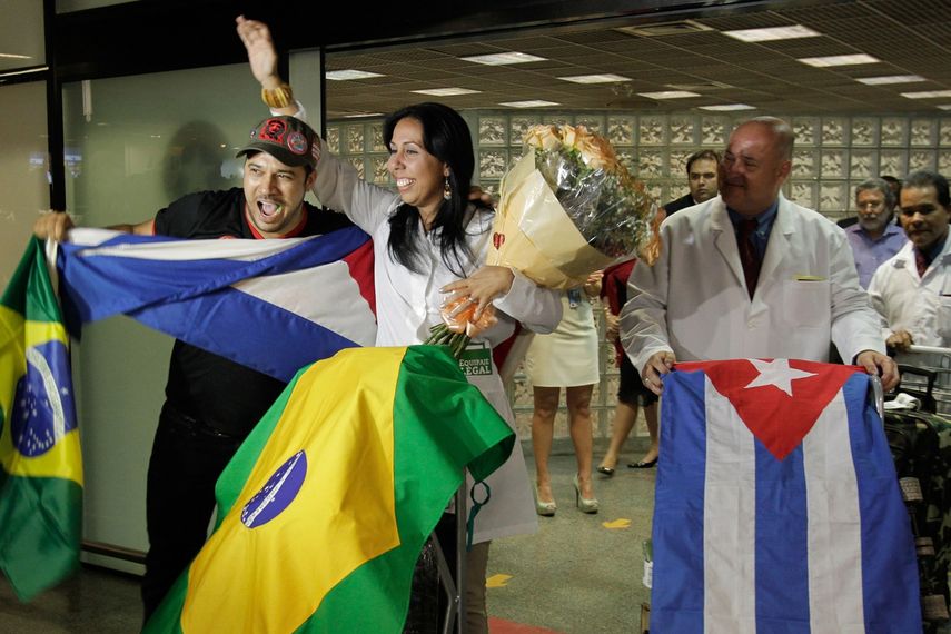 Médicos cubanos llegan a Brasil para trabajar en las llamadas misiones internacionalistas.&nbsp;