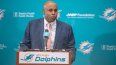 El ex gerente general de los Dolphins de Miami, Chris Grier, habla durante una conferencia de prensa, el 4 de febrero de 2019. El ex gerente general de los Dolphins de Miami, Chris Grier, habla durante una conferencia de prensa, el 4 de febrero de 2019.
