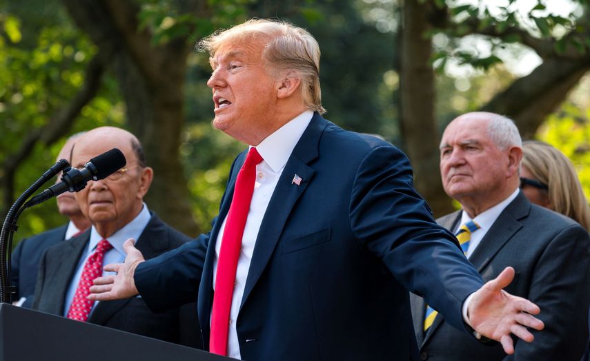 Un juez federal firmó hoy un acuerdo preliminar bajo el cual el Gobierno de Donald Trump está obligado a reconsiderar cientos de peticiones de&nbsp;asilo&nbsp;de familias que fueron separadas en la frontera, mayormente bajo su política de cero tolerancia.