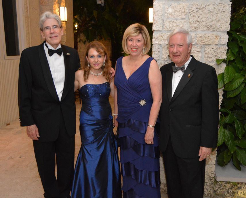 Julio Frenk, Felicia Knaul de Frenk, Jeannett y Don Slesnick &nbsp;