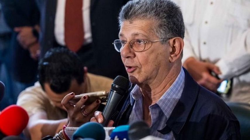 Ramos Allup hizo el rechazo a través de su cuenta en Twitter (CORTESÍA) 