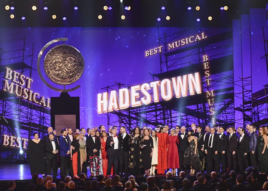 La compañía de Hadestown recibe el premio a mejor musical en la 73 entrega anual de los premios Tony en Radio City Music Hall el 9 de junio de 2019 en Nueva York.&nbsp;