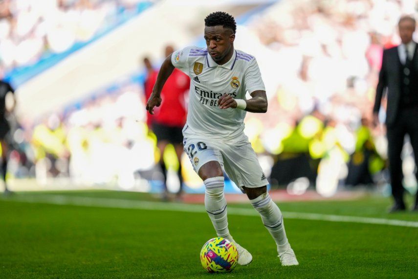 Vinícius Jr. del Real Madrid controla el balón en el encuentro ante el Espanyol en la liga española el sábado 11 de marzo del 2023.&nbsp;