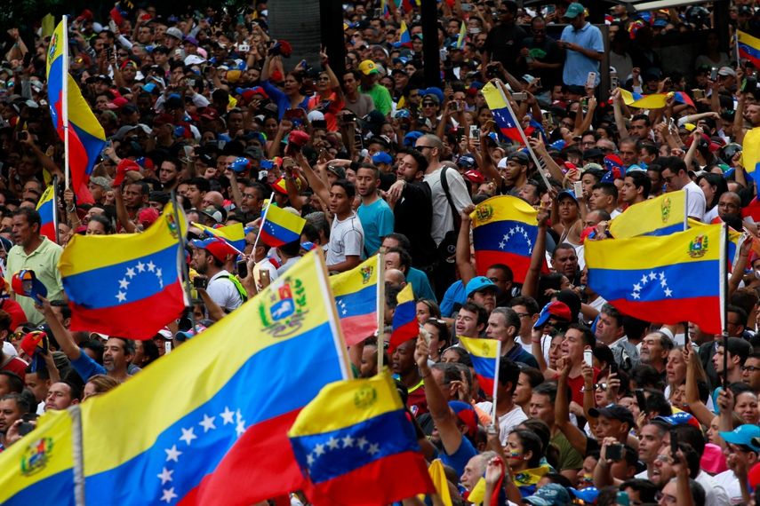 Opositores se manifiestan en contra del dictador de Venezuela, Nicolás Maduro.
