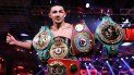 Cuatro cinturones de campeón mundial de los pesos ligero. Tres de ellos los consiguió luego de vencer por decisión unánime a Vasiliy Lomachenko, la noche del sábado 17 de octubre del 2020, en Las Vegas. Cuatro cinturones de campeón mundial de los pesos ligero. Tres de ellos los consiguió luego de vencer por decisión unánime a Vasiliy Lomachenko, la noche del sábado 17 de octubre del 2020, en Las Vegas.