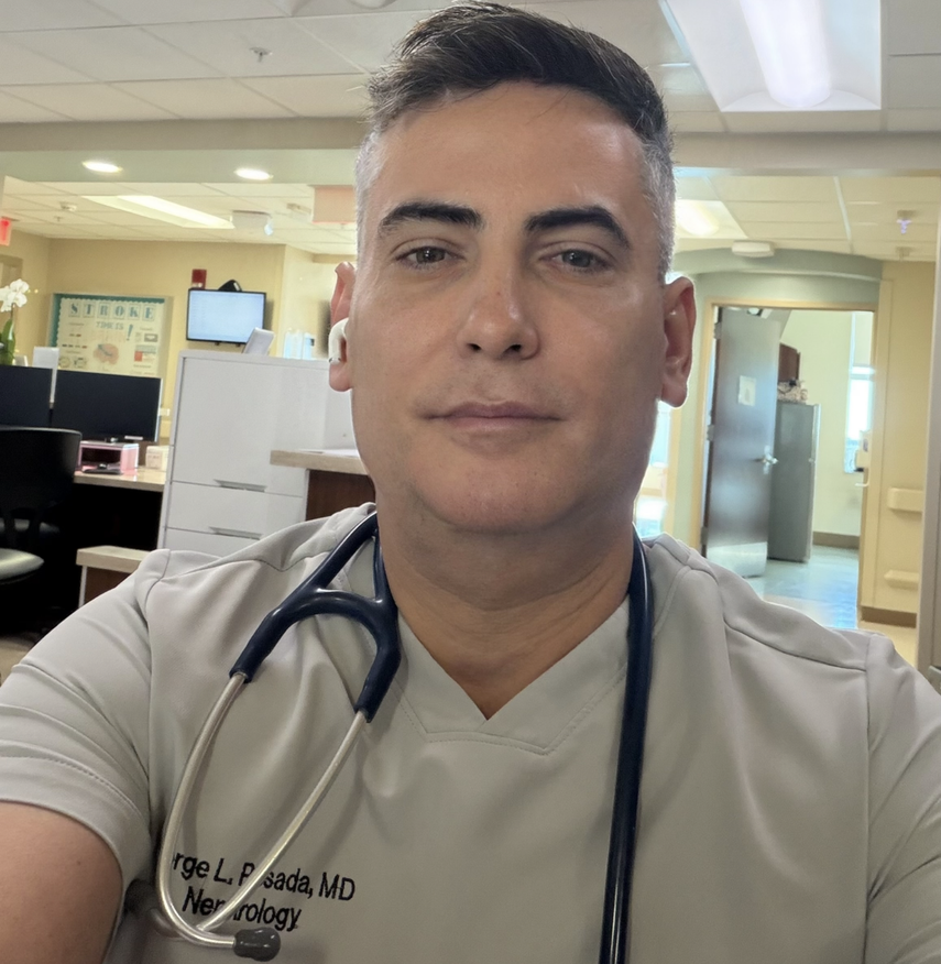 Dr. Jorge Luis Posada, especialista en Medicina Interna y Nefrología certificado por el Board de Medicina Interna