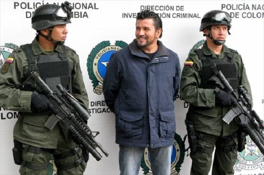 Alias El hombre de la camisa roja en una captura en 2008 (CORTESÍA. elespectador.com)