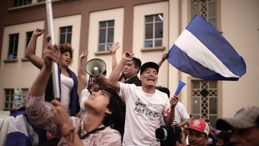 Al menos 27 personas han muerto en&nbsp;Nicaragua y más de un centenar han resultado heridas, en protestas contra las reformas aprobadas por el Gobierno del presidente Daniel Ortega.