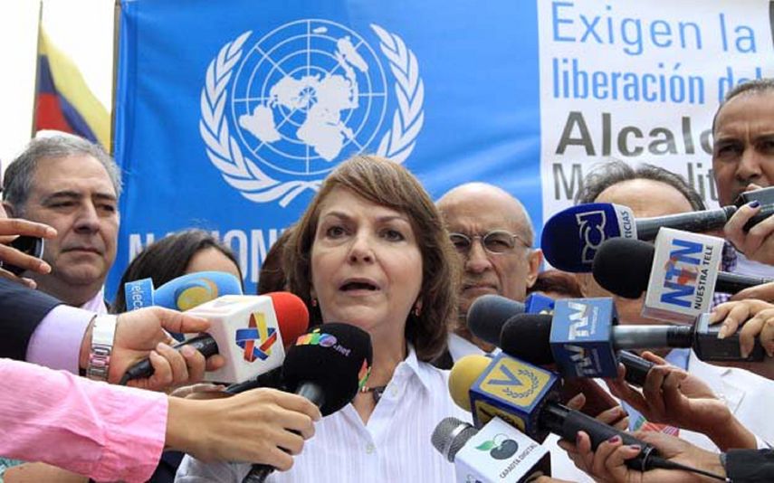 No queremos una injerencia militar, sino una presión moral, y que se bloquee la venta de armas, explicó Mitzy de Ledezma en Ginebra.&nbsp;