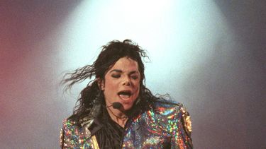 Michael Jackson, el Rey del Pop, en un concierto de su gira Dangerous Tour, que arrancó en el Estadio Olímpico de Barcelona, en 1992.