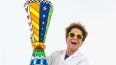 El artista brasileño Romero Britto será el director creativo honorario de la Carrera del Campeonato NASCAR Cup Series y participará junto a otras personalidades invitadas en las actividades previas a la carrera.