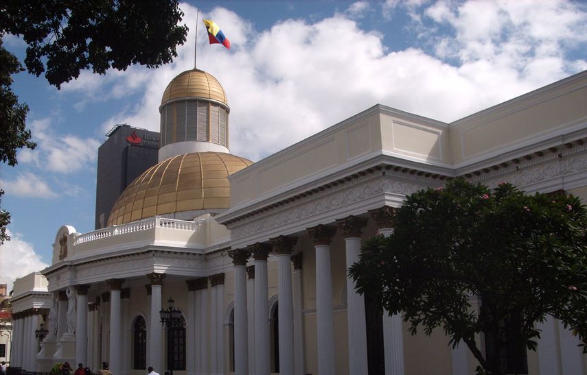 En este sentido, el Departamento de Estado estadounidense recordó en declaraciones a Efe que como se articula en la Carta Democrática Interamericana, que todas las democracias de la región se han comprometido a respetar, la separación de poderes y la