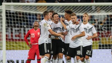 el seleccionador de Alemania, Joachim Löw, probó a varios jugadores jóvenes como Thilo Kehrer y Nico Schulz.