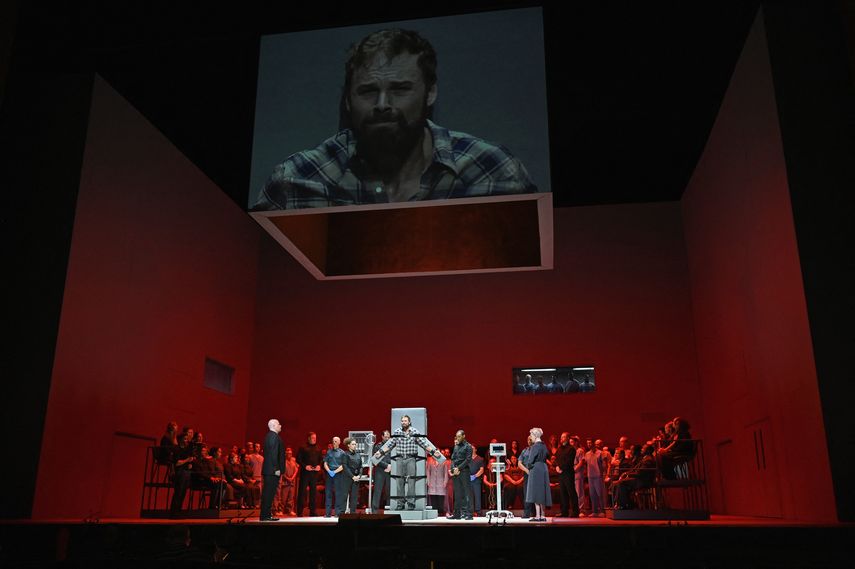 Los cantantes de ópera Joyce DiDonato y Ryan McKinny actúan durante el ensayo general de Dead Man Walking en la Ópera Metropolitana de Nueva York el 22 de septiembre de 2023.