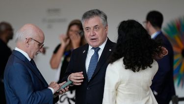 El Ministro de Relaciones Exteriores de Uruguay, Omar Paganini, durante un receso de las reuniones, un día antes de la 63ª Cumbre del Mercosur, en Río de Janeiro, Brasil, el miércoles 1 de diciembre. 6 de octubre de 2023.