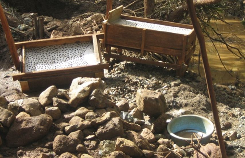 Instrumentos de minería ilegal de oro incautados en la oriental provincia de Holguín.&nbsp;