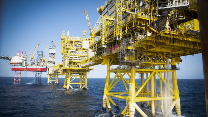 Imagen de una plataforma de extracción de petróleo.